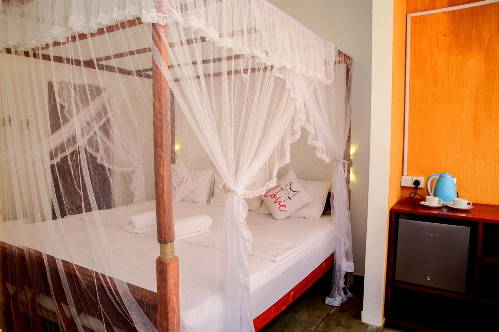 Hotel Coconut Style Restaurant&Milinda Guest Unawatuna Exterior foto